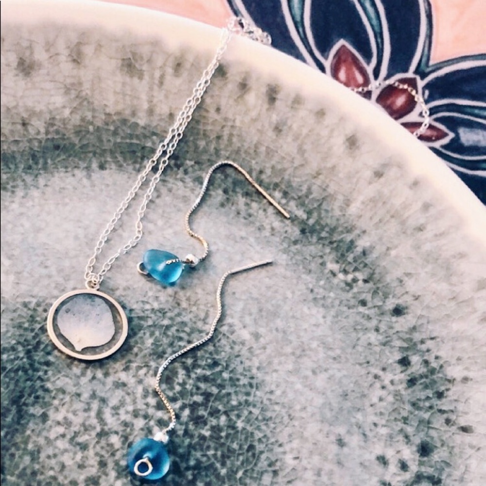 Sterling Silver Necklaces made w/ real flowers - Picture 2 of 10